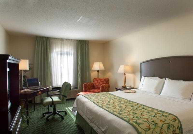 Hotel Fairfield & By Marriott Buckhead 3*