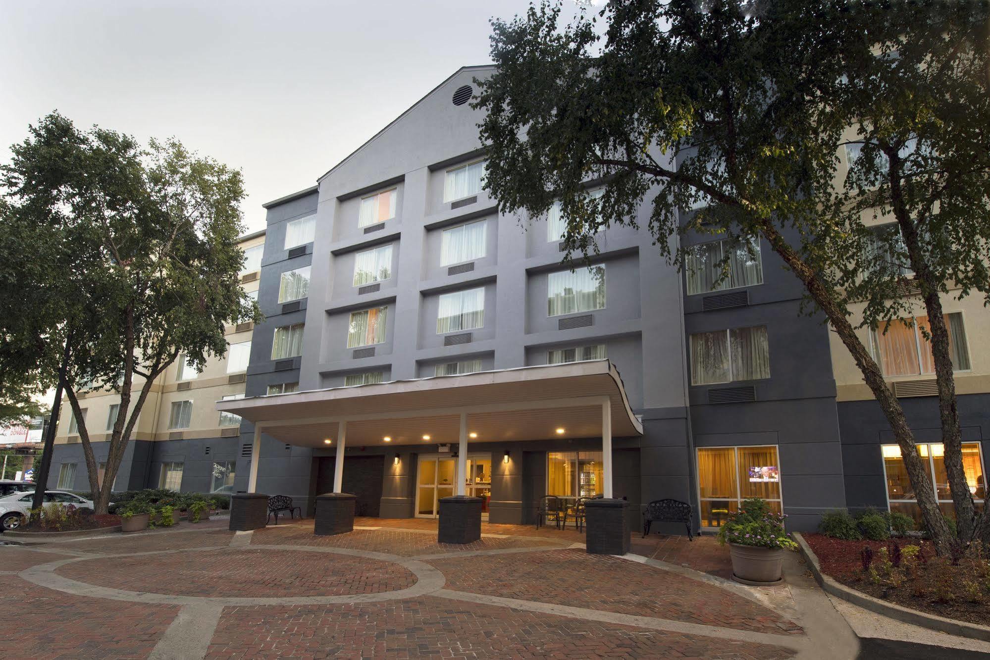 Fairfield & By Marriott Buckhead 3*